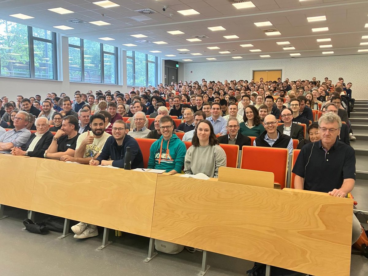 Glorius Group (@gloriusgroup) on Twitter photo Incredible talk by Nobel laureate David Macmillan <a href="/dmac68/">David MacMillan</a> on Invention and Discovery in Photocatalysis <a href="/MacMillan_Lab/">MacMillan Group</a>! 💡🧪
The lecture hall <a href="/chem_pharm_ms/">Department of Chemistry and Pharmacy, Münster</a> was packed to the brim, and his insights were truly inspiring.
#Photocatalysis #Chemistry Incredible talk by Nobel laureate David Macmillan <a href="/dmac68/">David MacMillan</a> on Invention and Discovery in Photocatalysis <a href="/MacMillan_Lab/">MacMillan Group</a>! 💡🧪
The lecture hall <a href="/chem_pharm_ms/">Department of Chemistry and Pharmacy, Münster</a> was packed to the brim, and his insights were truly inspiring.
#Photocatalysis #Chemistry