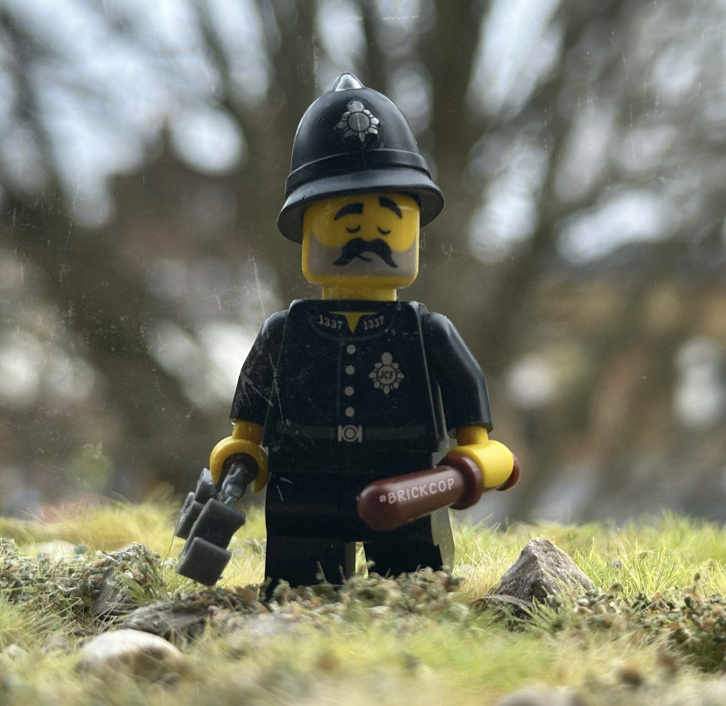 Brick_Cop's tweet photo. I don’t think Policing should be allowed to be a political ⚽️.

It should be funded properly &amp; left alone when it comes to why the country votes for their representatives.

Promising more Cops when you deny reducing them in the first place is farcical to be blunt. #ThinBlueLine🚨 https://t.co/ufpv0p9hz0