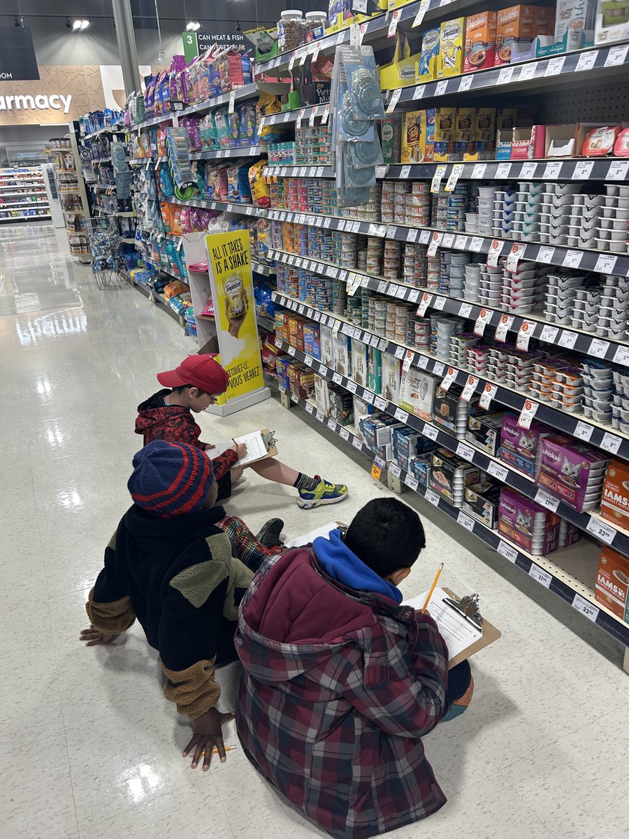 Les élèves de 4e année <a href="/EcoleMeretMonde/">École Mer et Monde</a> ont eu la chance de visiter <a href="/sobeys/">Sobeys</a>, Queens St, pour le cours de mathématiques! Ils ont exploré les nombres décimaux en faisant des comparaisons, des calculs et des achats imaginaires. Bravo aux élèves et aux enseignantes. <a href="/CSAP_Officiel/">CSAP</a>