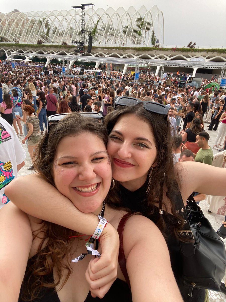 helennpalace's tweet photo. Voy a presumir x aquí tb de lo guapas q son mis amigas porque nunca son suficientes veces 🙂‍↕️🙂‍↕️ https://t.co/N22OPvOf9n