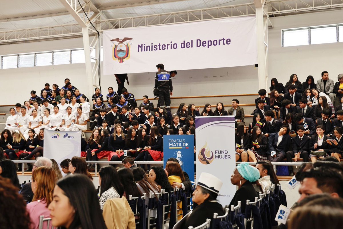 ONUMujeres's tweet image. La Directora Regional @ONUMujeres @mnvonumujeres participa del acto de reconocimiento a Matilde Hidalgo quien además de ser la primera mujer en obtener el título de médico en Ecuador 🇪🇨 fue la primera mujer en emitir un voto en una elección nacional (9 de mayo de 1824) y en #ALC.