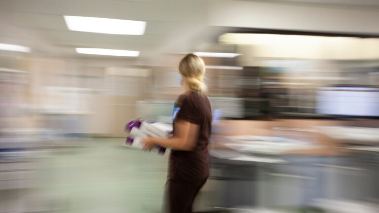 Center for Health Outcomes and Policy Research (@penn_chopr) on Twitter photo Our new study in <a href="/MedicalCareLWW/">Medical Care</a> today showed that substituting #RNs w/ lower-wage staff in hospital care is linked w/more deaths, readmissions, longer hospital stays, poorer Pt. satisfaction, & higher costs of care. <a href="/k_lasater/">Karen Lasater PhD RN FAAN (she/her)</a> bit.ly/nursestaffingm…
nursing.upenn.edu/live/news/2580… Our new study in <a href="/MedicalCareLWW/">Medical Care</a> today showed that substituting #RNs w/ lower-wage staff in hospital care is linked w/more deaths, readmissions, longer hospital stays, poorer Pt. satisfaction, & higher costs of care. <a href="/k_lasater/">Karen Lasater PhD RN FAAN (she/her)</a> bit.ly/nursestaffingm…
nursing.upenn.edu/live/news/2580…