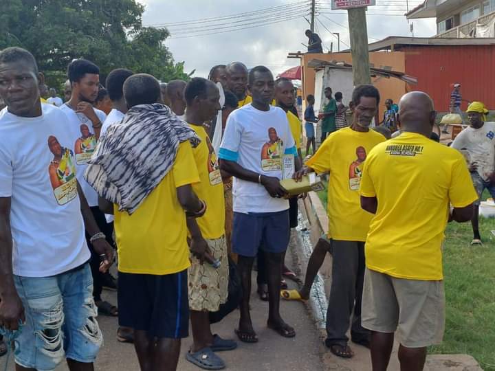 edinabotweku's tweet photo. Edina Bakatue 2024.
'Korba Butuw' Ritual currently underway
#edina #tourism #festivals
#bakatue #mpontu #KEEA

📸 @opabenekaywus https://t.co/gbjgLRgiPj