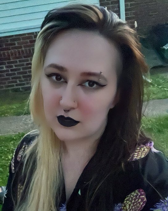 🍍🖤🌈 https://t.co/NyjNLoh7PY