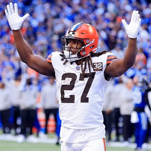 RB Kareem Hunt scored 11 touchdowns for the Browns last season.

🔁 Repost to show him some love. 🤎🧡

#Browns x #NFL
