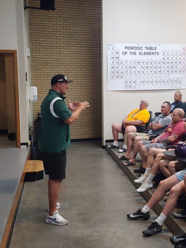 LiveEyesUp's tweet image. Thank you @Coach_Stutz and @PGoldhahn for the opportunity to share what it means to #LIVEEYESUP and to #relentlessly Find Your Best at the 2024 Rimrock Football camp @BattlinBears.