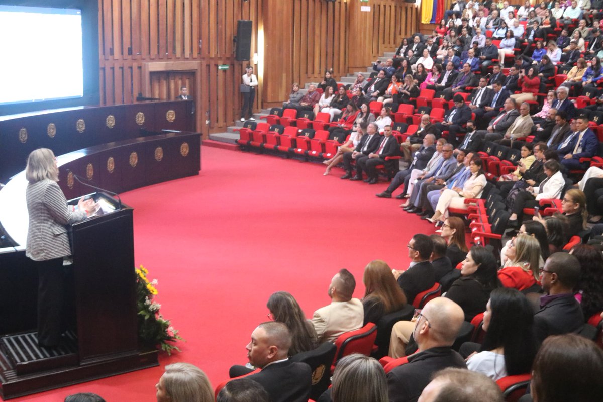 CGRVenezuela's tweet photo. Este #10Jun, el contralor general de la República (E), Dr. Jhosnel Peraza Machado, asistió como invitado al I Foro denominado “Una Mirada Reflexiva a la Ley Orgánica de la Jurisdicción Contencioso Administrativa”, organizado por el @TSJ_Venezuela. https://t.co/cyMV4ITL44