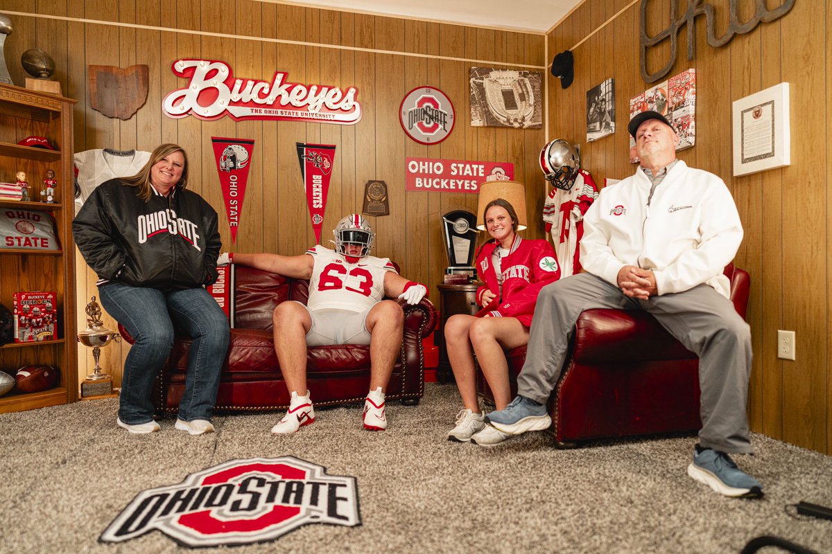 I had a great time on my OV in Columbus ! 🌰 <a href="/ryandaytime/">Ryan Day</a> <a href="/CoachJFrye/">Justin Frye</a> <a href="/CoachSollenne/">Mike Sollenne</a>