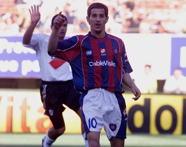 Boedo y Hamburgo (escudo suspension) tweet media