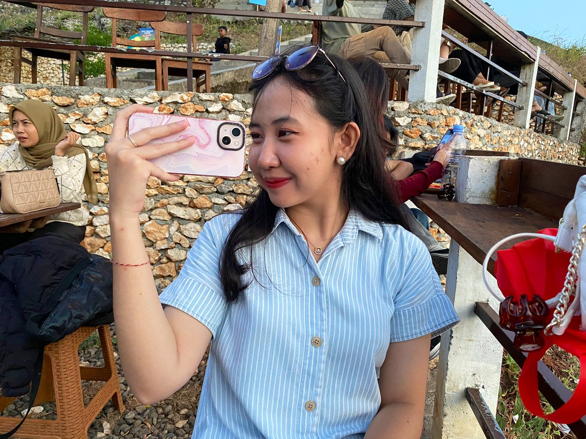 diphvine's tweet photo. sedih ges mau ldr 😭😭😭😭😭😭😭😭 tidak terbayang mengalami masa ldr juga bersama manusia iniii. masa pra-ldr emang paling berat sih bawaannya pengen ketemu mulu ngumpulin kangen, eh abis itu ga ketemu blas :) https://t.co/2CjXQiAH5e