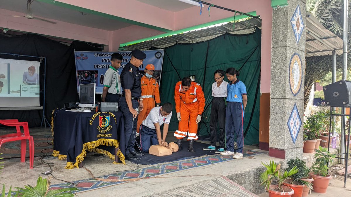 01NDRF's tweet photo. Conducted #Lecture cum #Demonstation under #Community #Awareness Program for NCC Cadets at #JNV Dudhnoi, District- Goalpara, Assam
#आपदा_सेवा_सदैव_सर्वत्र
#saving_lives_and_beyond
@NDRFHQ
@ndmaindia
@sdma_assam
@HQ_DG_NCC https://t.co/cJ7FNbYLep