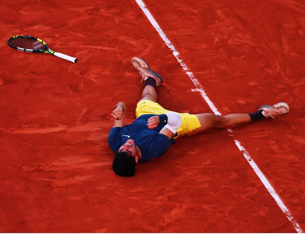 Alcaraz beats Zverev in marathon French Open final for 3rd Grand Slam title. Read more: appfabnews.com/2024/06/09/alc… #tennis #frenchopen #tennisplayer