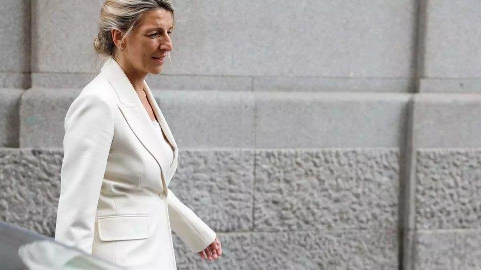 Yolanda Díaz dimite como líder del invento,  Sumar, tras los resultados de las europeas.. Goodbye