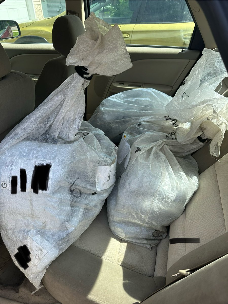 1devan7's tweet image. monday vibes