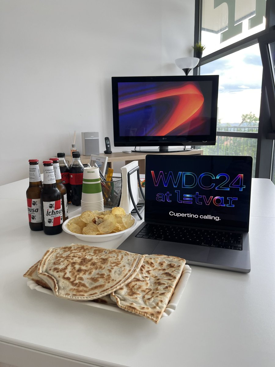 #WWDC24 preflight checklist:
✅ Make room for Xcode-beta on my Mac
✅ Arrange the office viewing party <a href="/letvarHQ/">l≡tvar</a> 
✅ Order cassoni (instead of pizza)
🔳 GOOD MOOORNING