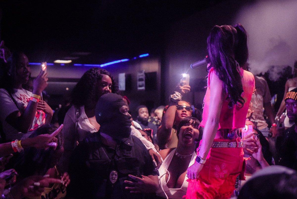 Euphoric nights 🌺🦋🌸
•
•
•
Ann Marie
📸 ig: rellshotit_ / derell_harris
#memphisphotography #content #901photographer #viral #annmarie