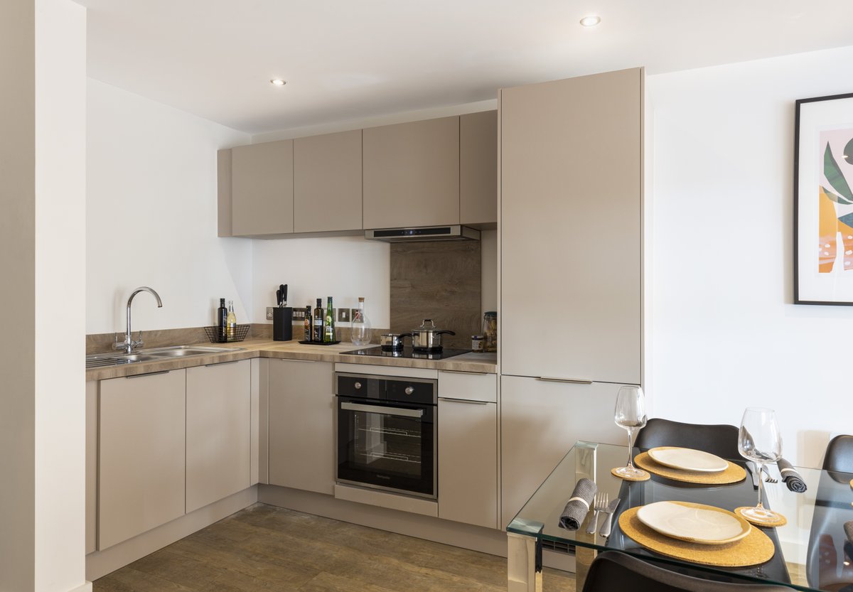AllegroLivingUK's tweet photo. Enjoy cooking in your dream kitchen in either a studio, one bed, two bed or three bed apartment ⭐️

📞 Call the team on +44 (0) 121 752 6708 to arrange a viewing.

#AllegroLiving #BirminghamRentals #RentBirmingham #Birmingham https://t.co/c2cSPfqjNr