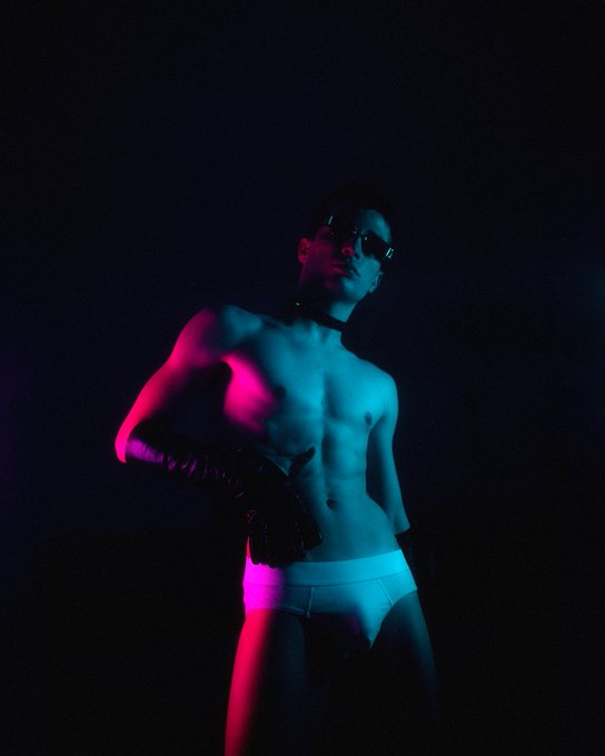 POSE 📸: https://t.co/4orMwJPB9t https://t.co/w7sqeXKRNS