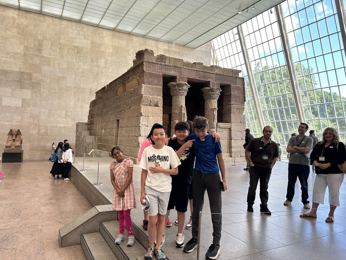 dianestile's tweet photo. Visiting the Egyptian Temple of Dendur right here in NYC. #Metkids @JerichoMS @saraballute @pascarella19 @esundb @ELALead https://t.co/9xoZEXGOeV