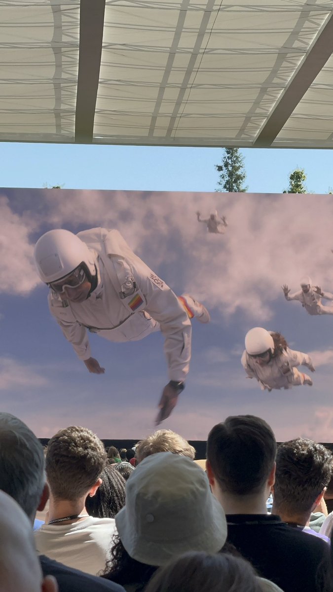 iJustine tweet media