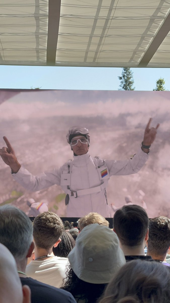 iJustine tweet media