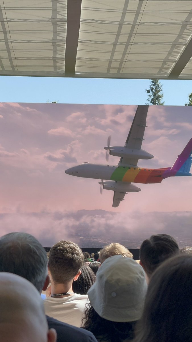 iJustine tweet media