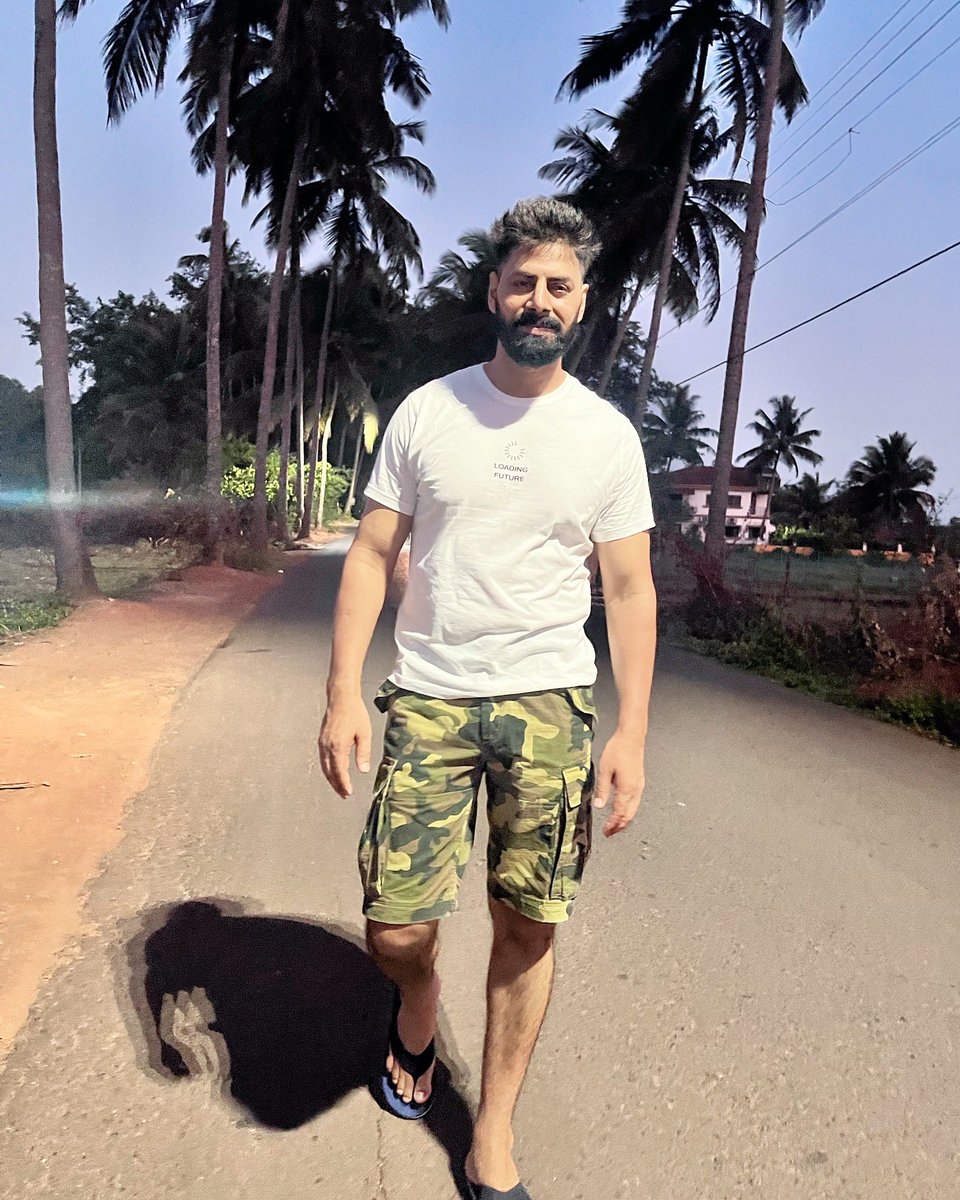 CineLalit's tweet photo. #dearzindagi #parra #goa #aliabhatt #shahrukhkhan https://t.co/hIkuqSdeIa