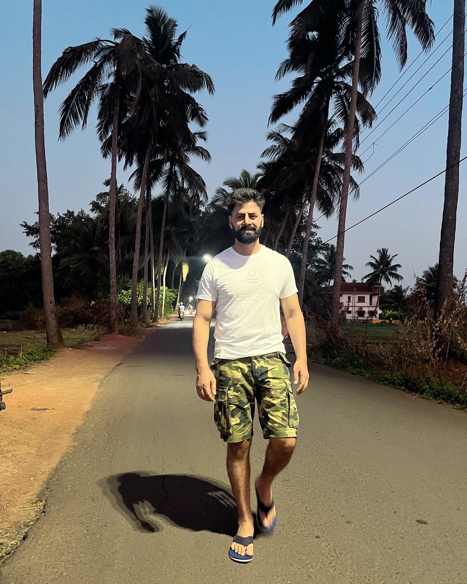 CineLalit's tweet photo. #dearzindagi #parra #goa #aliabhatt #shahrukhkhan https://t.co/hIkuqSdeIa
