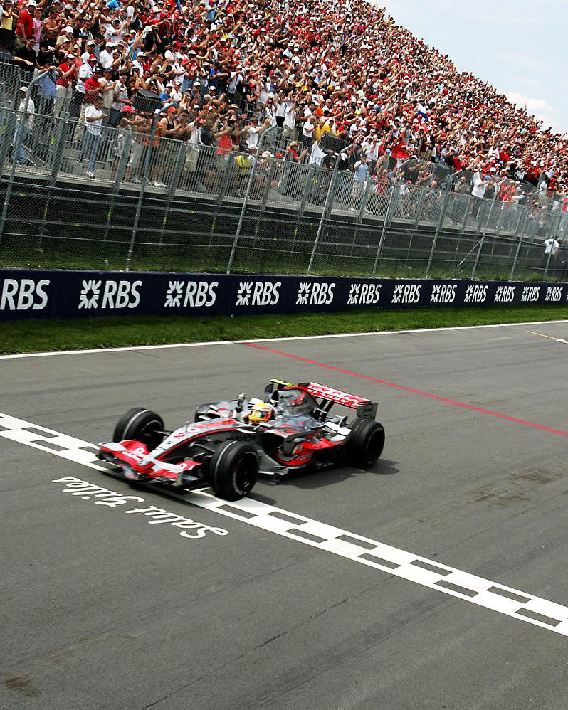 SilverstoneUK's tweet photo. On this day, 1️⃣7️⃣ years ago, @LewisHamilton won his first #F1 race in Canada with @McLarenF1 🥹

102 more race wins, seven WDCs and a host of iconic races would follow, sparking one of the most successful careers in the sport 🙌

📸 @LewisHamilton https://t.co/nCAldhCFNZ