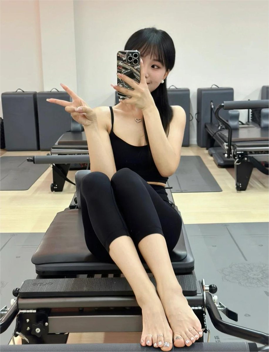 CarlenaSha46253's tweet photo. 出生于90后， 身高168，没男朋友，来推只为展现反差的一面~想试试我深浅嘛？我也想知道你的长短！ 同城合适的🉑线下，喜欢成熟稳重年纪差不多的男士，有共同话题，文明交流喜欢我可以给我打招呼😝 https://t.co/9ksZuzg908