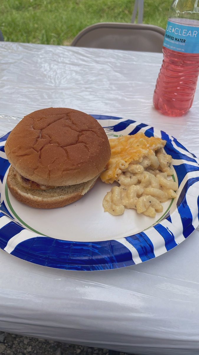 Heartslikeadrum's tweet photo. Founderโs Day 2024 for my company! Chicken breast sandwich was ๐ฅ
#carbload
A lot of the guys are playing cornhole but itโs in direct sun and I donโt need to get burned, literally and figuratively ๐คฃ https://t.co/kEBlzFocdv