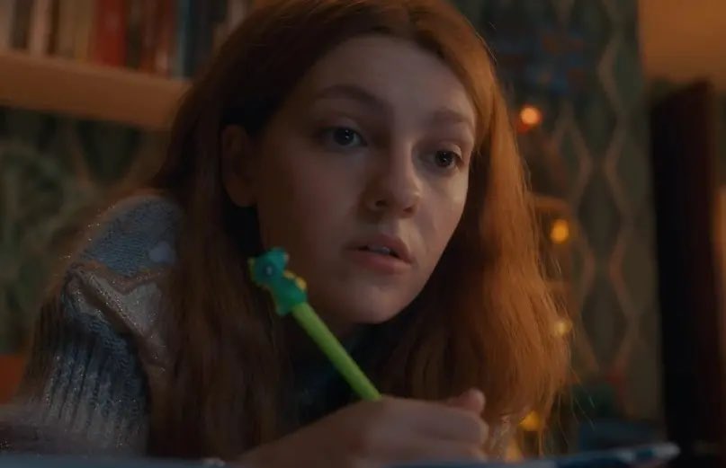 fredhechinger's tweet image. Begging everyone to watch #GeekGirl on Netflix! The protagonist is autistic, played by Emily Carey (who is autistic, she played young Alicent in House Of The Dragon S1) and I really need S2 because it’s rare we get positive autistic representation especially for girls/women 😭🫶🏻