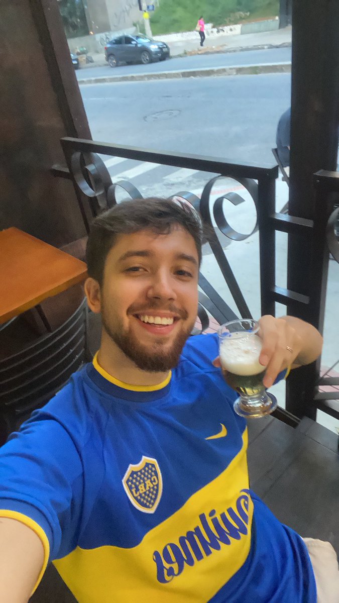 muitohumildee's tweet photo. Para cada quilômetro que a Manu Cit correr essa semana eu vou tomar um copo https://t.co/u1Y9DAXkSw