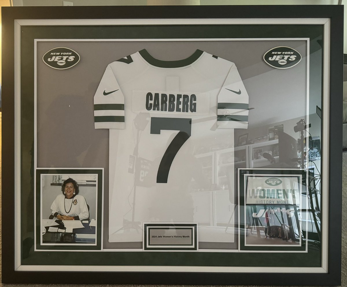ConnieScouts's tweet photo. Was honored to speak to the @nyjets organization in March for @WomensHistMonth w/#DawnAponte & former part owner #HelenDillon on my history with the team-being 1st Female Scout NFL-shocked - AMAZING GIFT from #Jets - framed jersey display - on my Jets wall! https://t.co/tljWtmhwYY