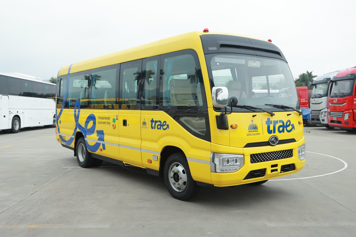 Bus Eléctrico 7m. Transporte Ejecutivo y Público. Lujoso y Moderno.
Puestos: Máx. 22. Mín. 10 +10 de pie, 32 Total.
Motor: Eléctrico.
Baterías: CATL
Alcance: 180Km carga máx. y AC