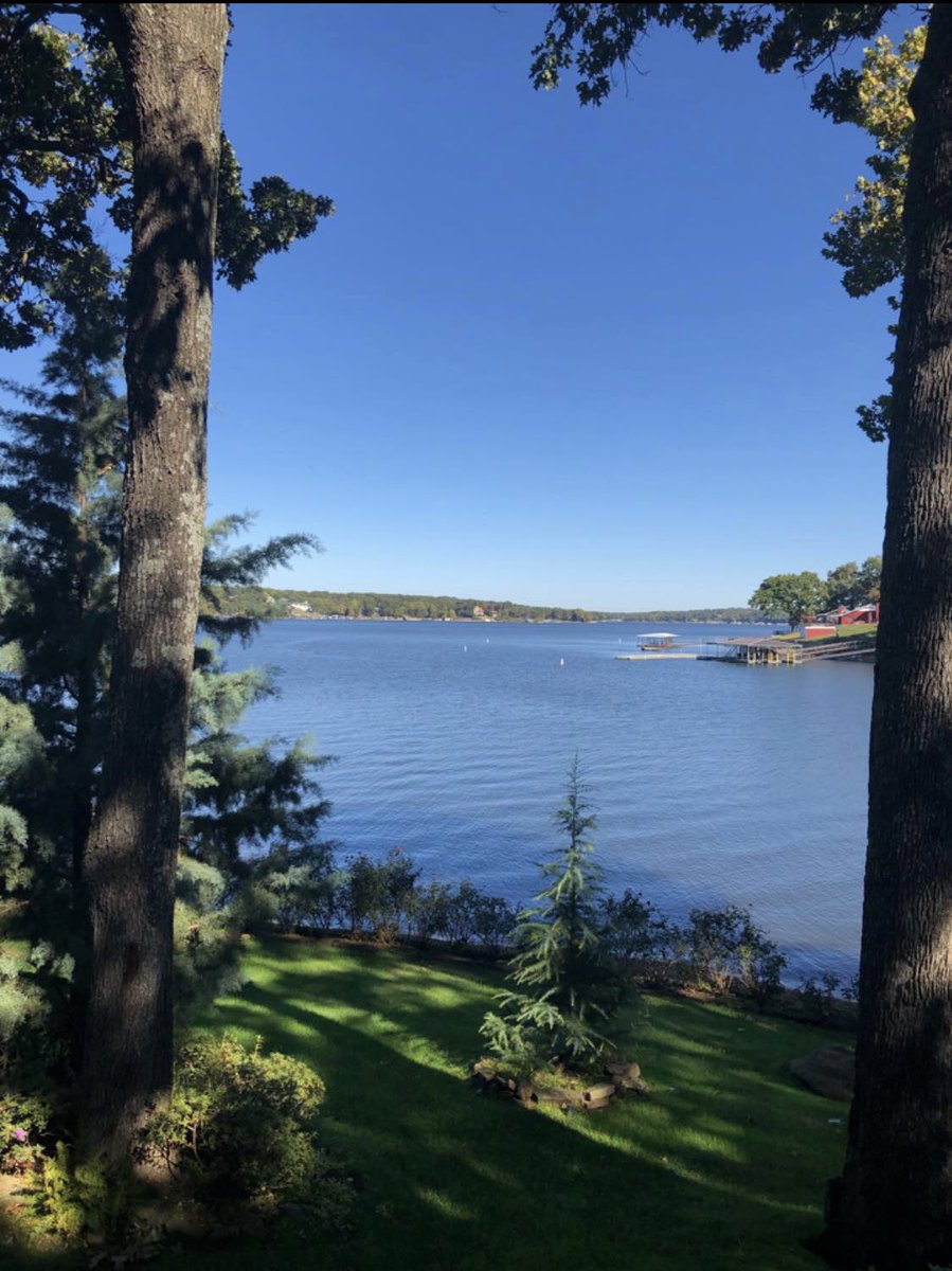 yourdreamresort's tweet photo. It’s lake season! 🌞 🌸 🛥️ https://t.co/CnzYvs8fQB