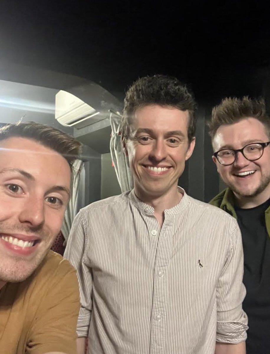 LukeandElliott's tweet photo. 🚨 Today marks our 50th Podcast ep 🎉🎂So we’re joined by ‘The Play That Goes Wrong’ star, Olivier award winner, Author, and @mischiefcomedy Co-Founder @JonathanSayer1🎭 Listen HERE ➡️ https://t.co/Hh4i2wbhMb 🎧 We talk the art of farce, hatred of VAR, and baby food 😂 #Podcasts https://t.co/lu06BvVqE0