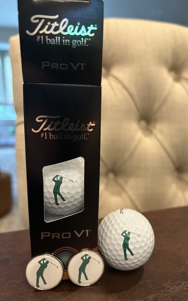 Josh_Segal8's tweet photo. Giving away a sleeve of Titleist Pro V1s and a couple ball markers with the Scottie Scheffler logo on it for #USOpen week 

To enter the giveaway:
1. Make sure you are following me 
2. Follow @bunktobunkpod 
3. RT this tweet 

Will pick a winner by Thursday morning! https://t.co/IPHeaBCW1u