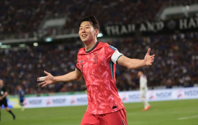 Ayah dari Son Heungmin bilang dia tidak menerima uang sepeserpun dari Son Heungmin.
 “Tentu saja saya harus cari uang sendiri ‘kan?” 

 “Uang anak saya adalah miliknya. Uang saya, ya milik saya. Uang istri saya, ya milik istri saya. "

"Kesuksesan anak saya adalah hasil