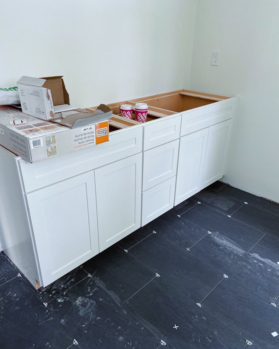 crest_solutions's tweet photo. Love the white shaker cabinets for our bathroom spaces https://t.co/cuEXtaKOIX