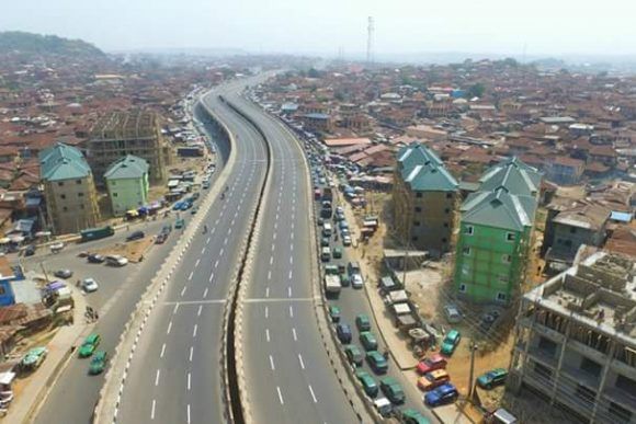 asunkybobo's tweet photo. Ìran bàbà tèmi lo'ni ìkòròdú. Nítorí tán bá dá ijebu State, àní láti gé'lẹ̀ dè 'ikodu ó.
Ijebu State Ijebu Ode. We won't stop dreaming. #IjebuState https://t.co/LW2eKpBpcM