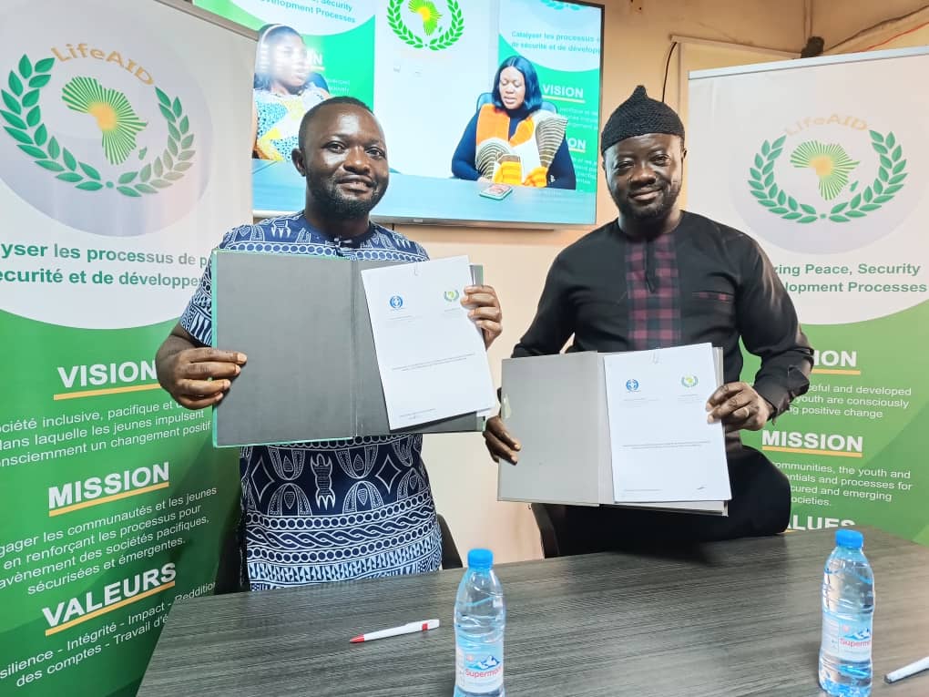 LifeAIDCameroon's tweet photo. @LifeAIDCameroon  signed a Memorandum of Understanding (MoU) with Glorious CARE Foundation (GLOCAFO) to accelerate the implementation of her POA framework of this MoU GLOCAFO will be acting as a proxy organization in some selected communities. @Ngenyves https://t.co/nUQMSrIQgb