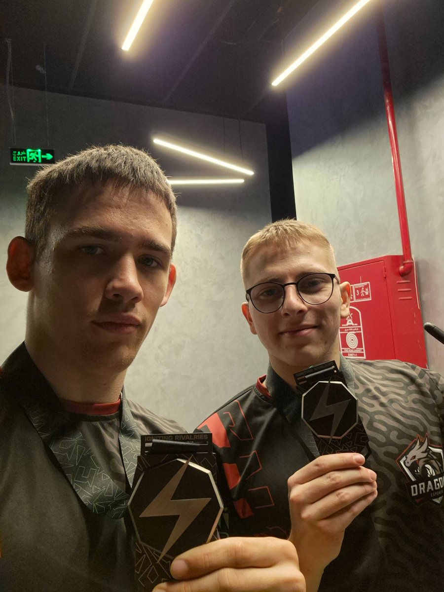 NAVI Lv1Crook tweet media