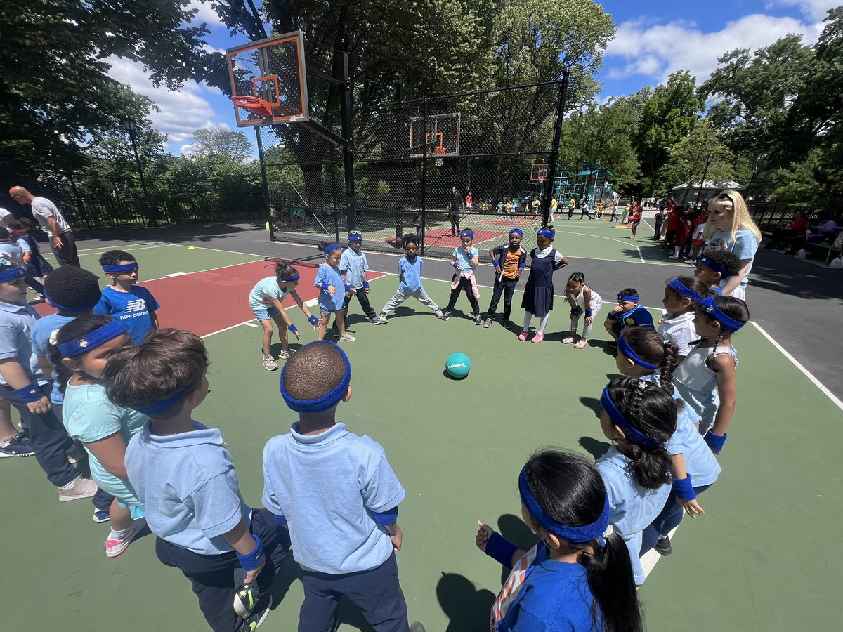 Ps96x's tweet photo. Today our K-2 scholars enjoyed some fun in the sun at Field Day!  They raced, laughed, and enjoyed working as a team outside.  Our teachers and students had a fabulous time! @cristinevaughan @District11BX @UFT_Elementary https://t.co/e9vaFQQec4
