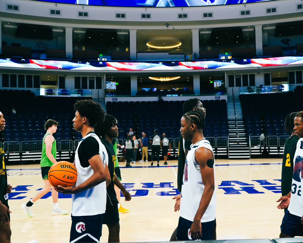 Thank you to all the teams who came out to the first Coach Huss Team Camp this past week! We had a lot of fun over the course of the two days. The next opportunity to play in the Qubein Center will be Elite Camp June 18th. Sign up today!

#GoHPU