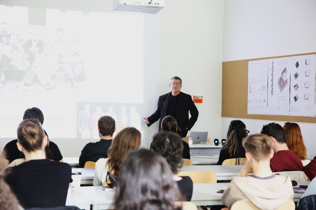 berlin_int's tweet image. Today, we had the privilege of hosting an insightful lecture by renowned architect and professor Neil Leach titled &quot;Alien Intelligence: An Introduction to AI for Architects.&quot; 

#EventRecap #NeilLeach #AIforArchitects #Architecture #DigitalDesign