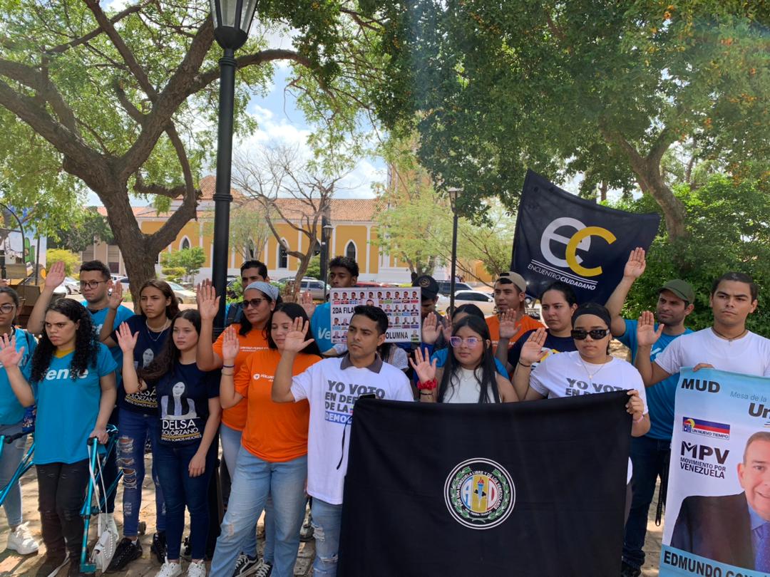 ECJuventudesVE's tweet image. #08Jun | En Falcón se juramentó el equipo de @JovenesConVzla_, en apoyo a la candidatura de Edmundo Gonzalez. 🇻🇪

 Desde la Juventud de #EncuentroCiudadano apostamos a la organización y el trabajo en unidad desde todos los sectores para GANAR este 28 de julio. 
 
Estamos #ConVzla