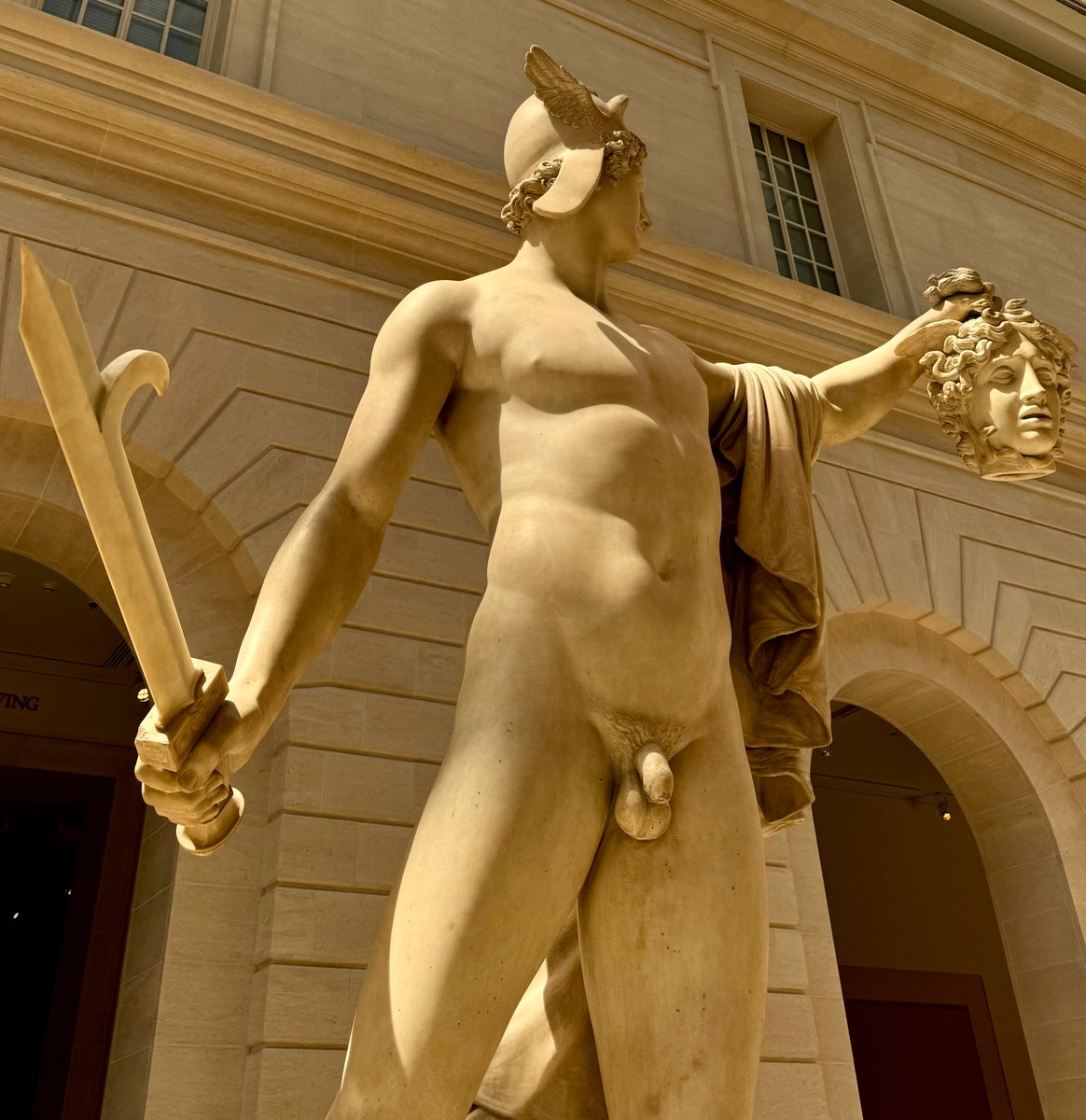 PHILANTHROPYCCC's tweet image. Medusa Mythology Monday @metmuseum 

Rarely do I have the opportunity to use my A.B. in Classics @UofIllinois 

Here, the mythological hero Perseus triumphantly presents his trophy. #classicsdegree #newyorkcity #metmuseum #gorgon #medusa #uiuc #universityofillinoisurbanachampaign