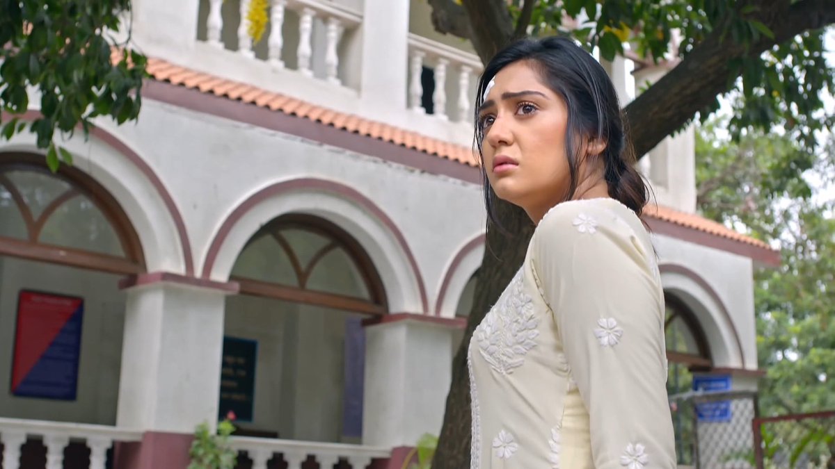 When Anjali Tatrari hits you deep, shredding your soul into pieces and the fresh blood that was stuck somewhere within the nerves, oozes out... Yuvika happens. #AnjaliTatrari #Vanshaj