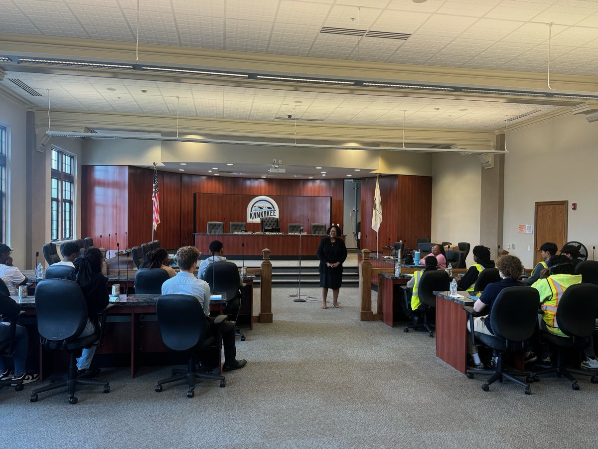 CityKankakee's tweet image. 🎉 ¡La ciudad de Kankakee está zumbando con entusiasmo a medida que arrancamos el programa de Verano de Empleo para Jóvenes de Kankakee (KEYS)! 🎉

🚀 #KEYSProgram #YouthEmpowerment #KankakeeCommunity